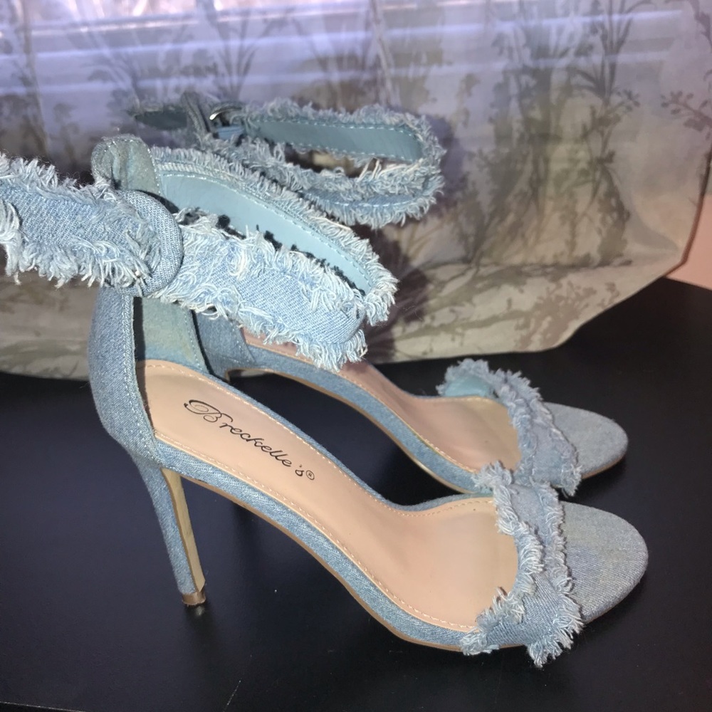 Heels - Picture 3 of 5